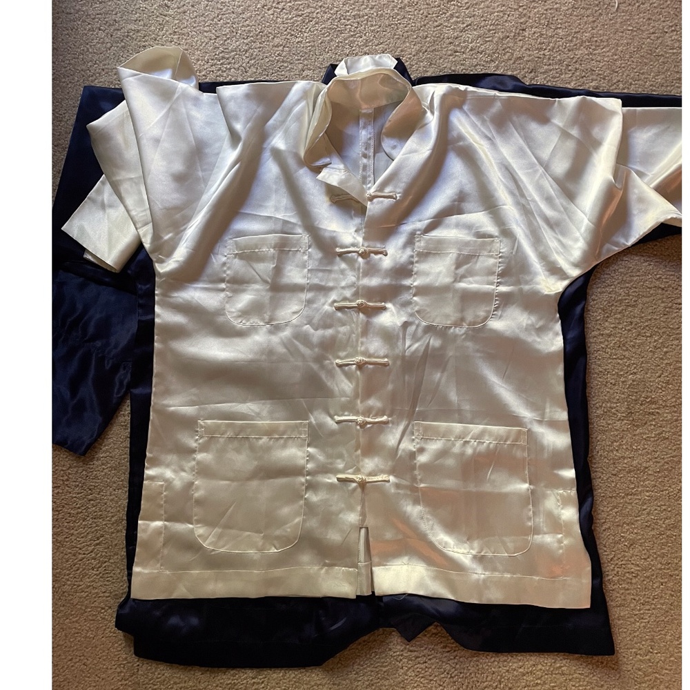 2 men /unisex sateen pajama set size large/xlarge
